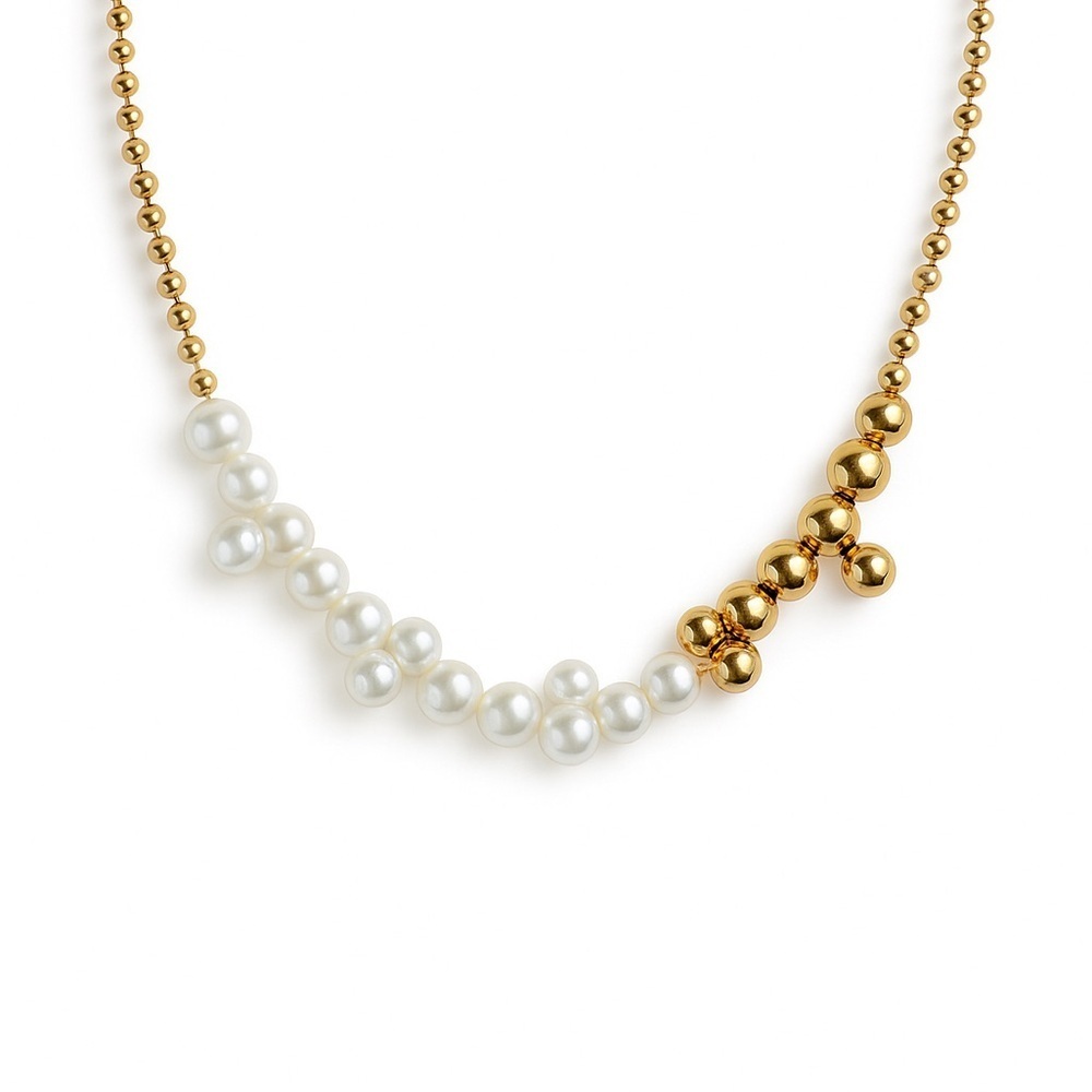 ⚜️ Elegant Gold and Pearl Necklace